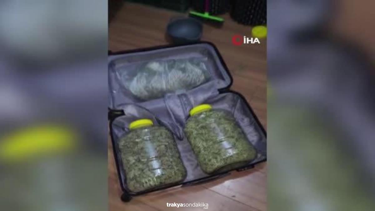 kartalda-uyusturucu-serasina-cevrilen-meskende-10-kilo-marihuana-ele-gecirildi-giY4dSPB.jpg