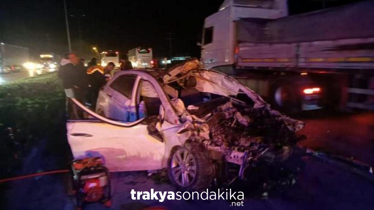 bandirmada-trafik-kazasi-1-olu-2-yarali-tZ2SenEc.jpg