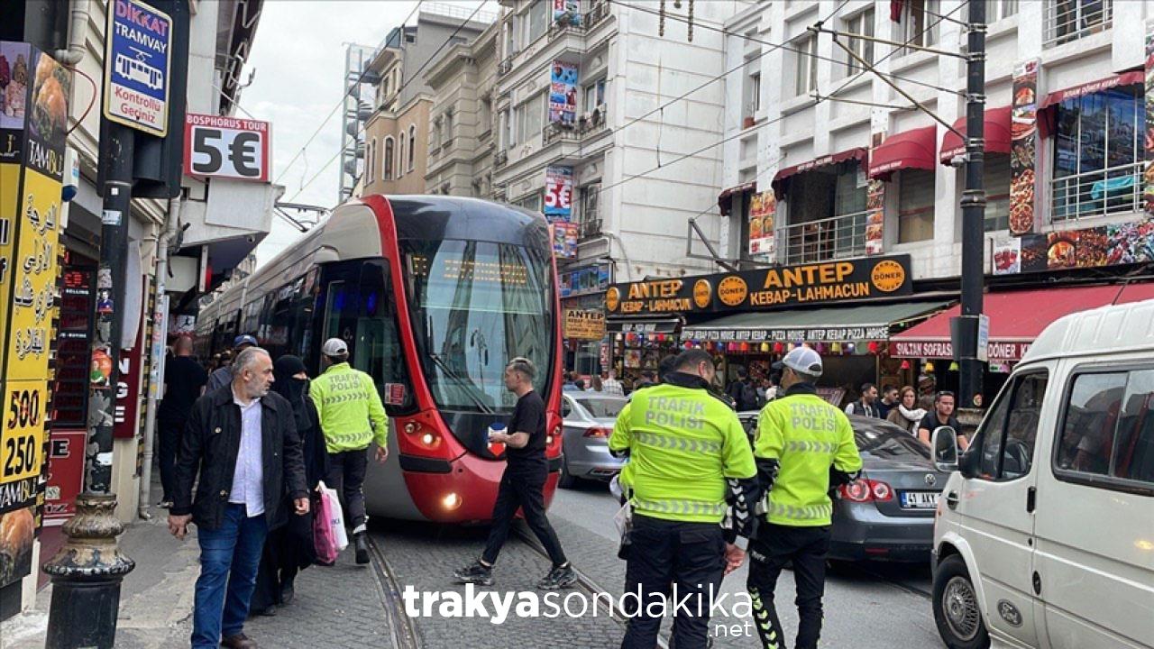 eminonu-sultanahmet-arasindaki-tramvay-seferleri-yeniden-basladi-YEbFO5pM.jpg