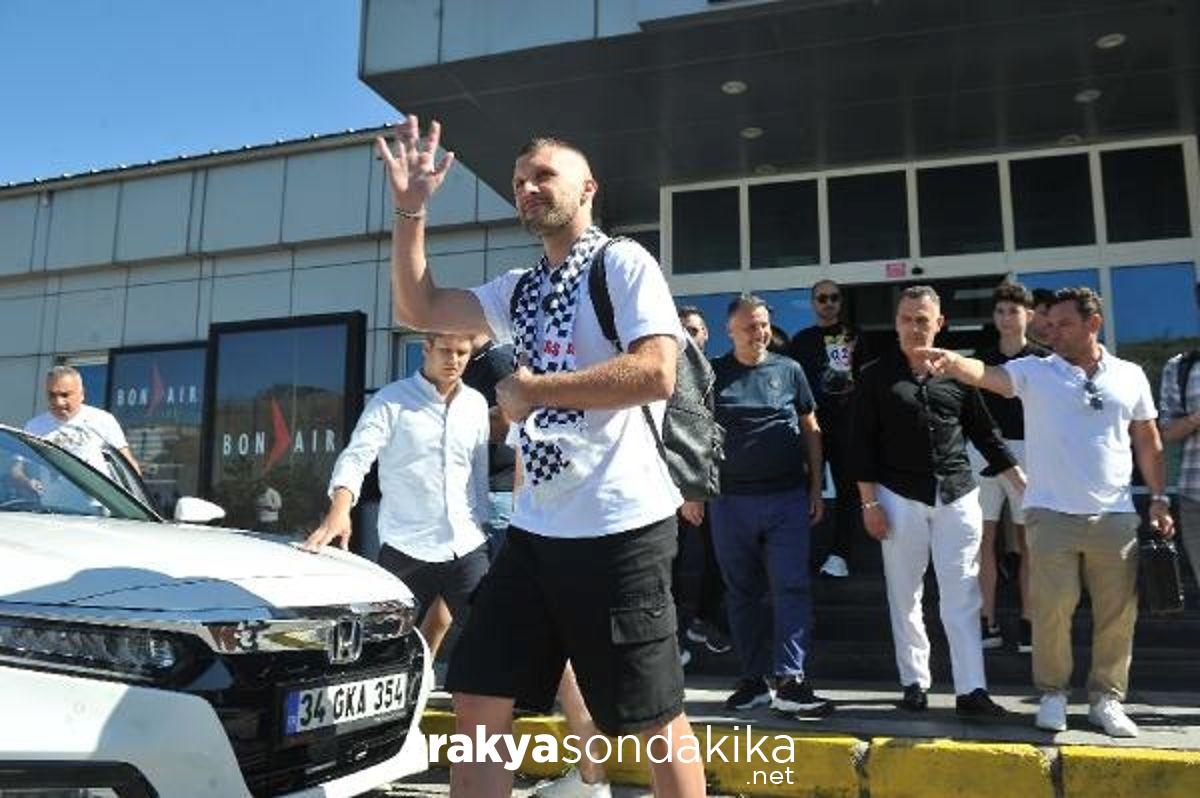 besiktas-ante-rebici-transfer-etmek-icin-gorusmelere-basladi-cnLMr9Ew.jpg