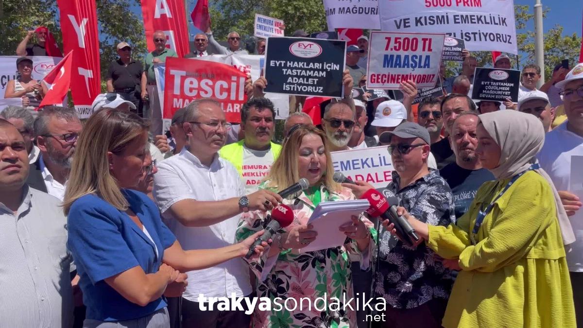 eyt-federasyonu-istanbulda-dusuk-emekli-maaslarini-protesto-etti-rQ4YIwbT.jpg