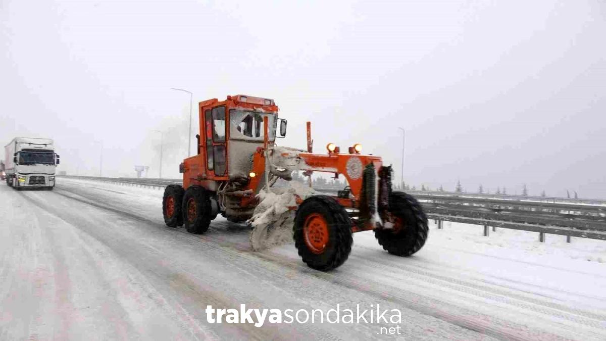 canakkalede-kar-yagisi-ulasimi-olumsuz-etkiliyor-vOyjs6UY.jpg