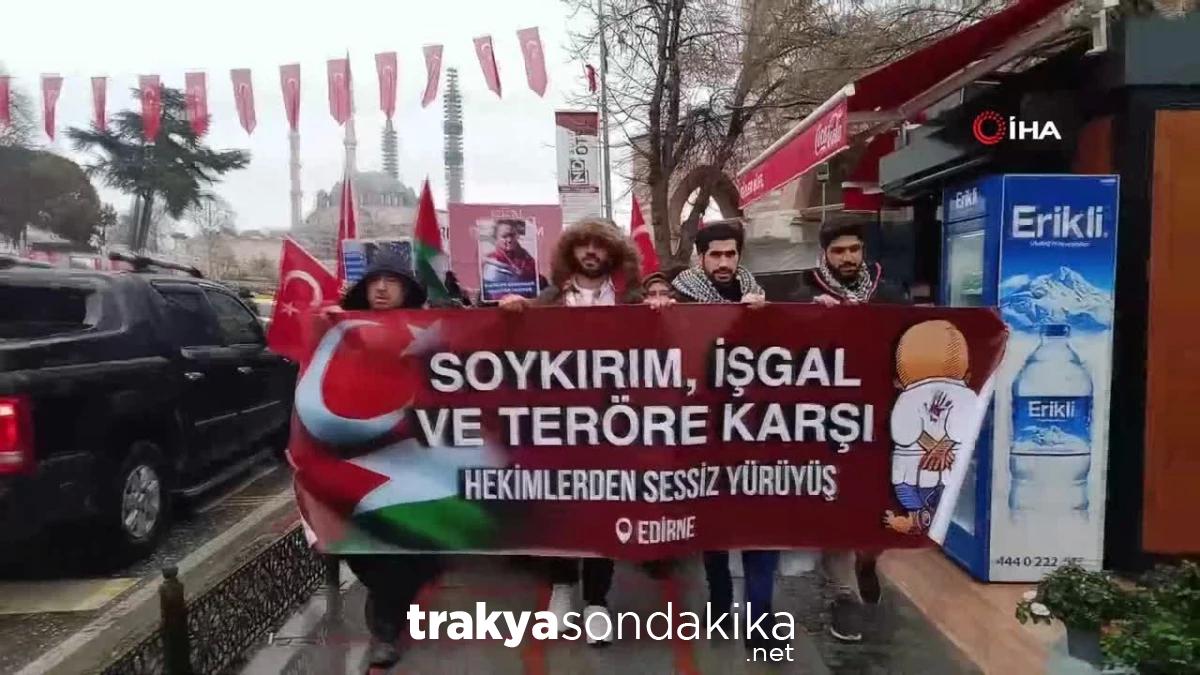 edirnede-tip-fakultesi-ogrencilerinden-yagmur-altinda-sessiz-yuruyus-rzLNnB7Y.jpg