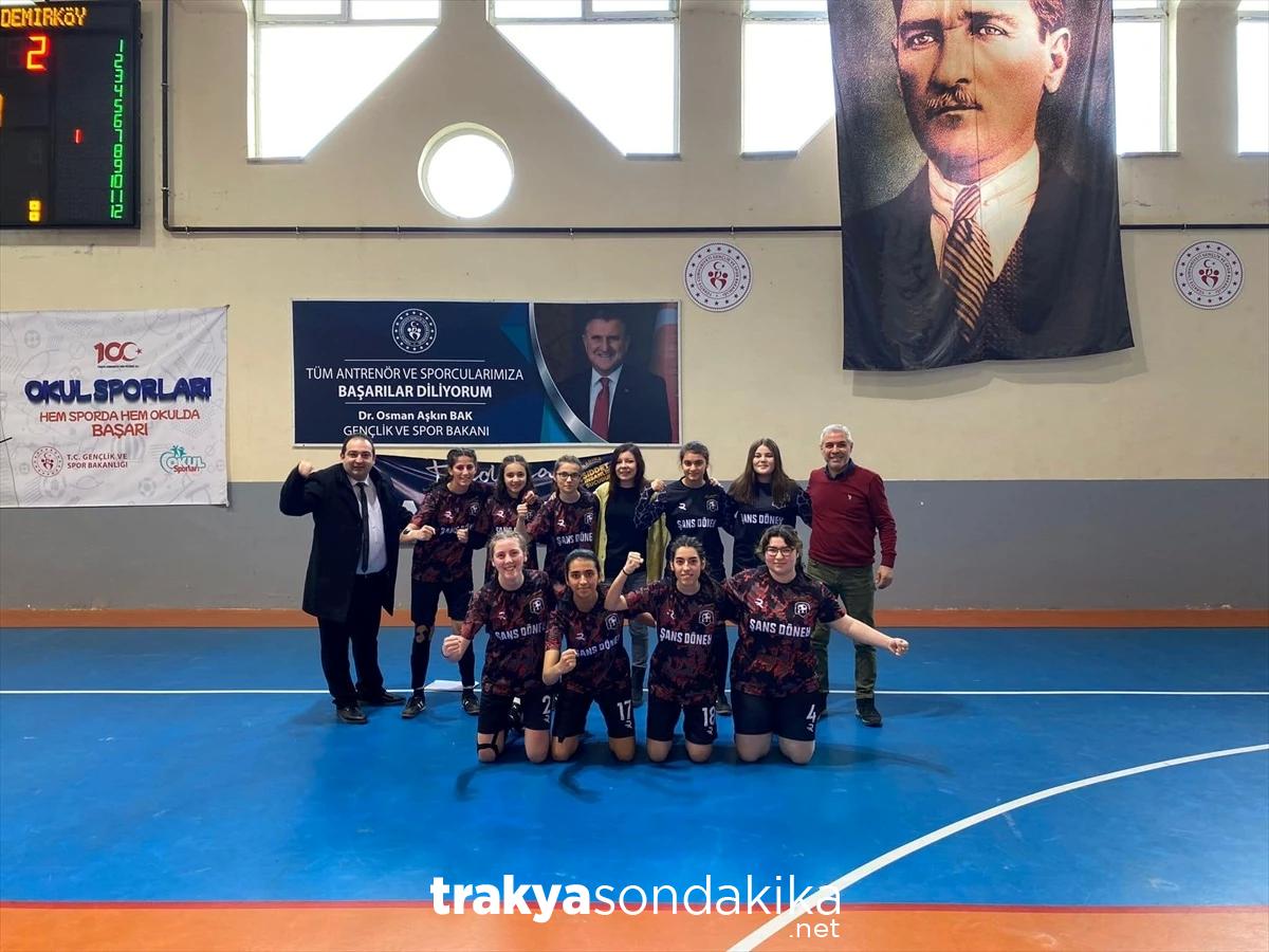 kirklarelinde-okul-sporlari-futsal-turnuvasi-devam-ediyor-FJIkZamP.jpg