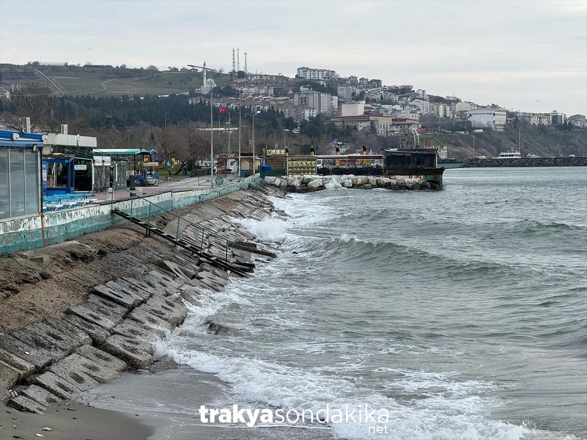 tekirdagda-poyraz-deniz-ulasimini-olumsuz-etkiliyor-9GYe7t8Q.jpg