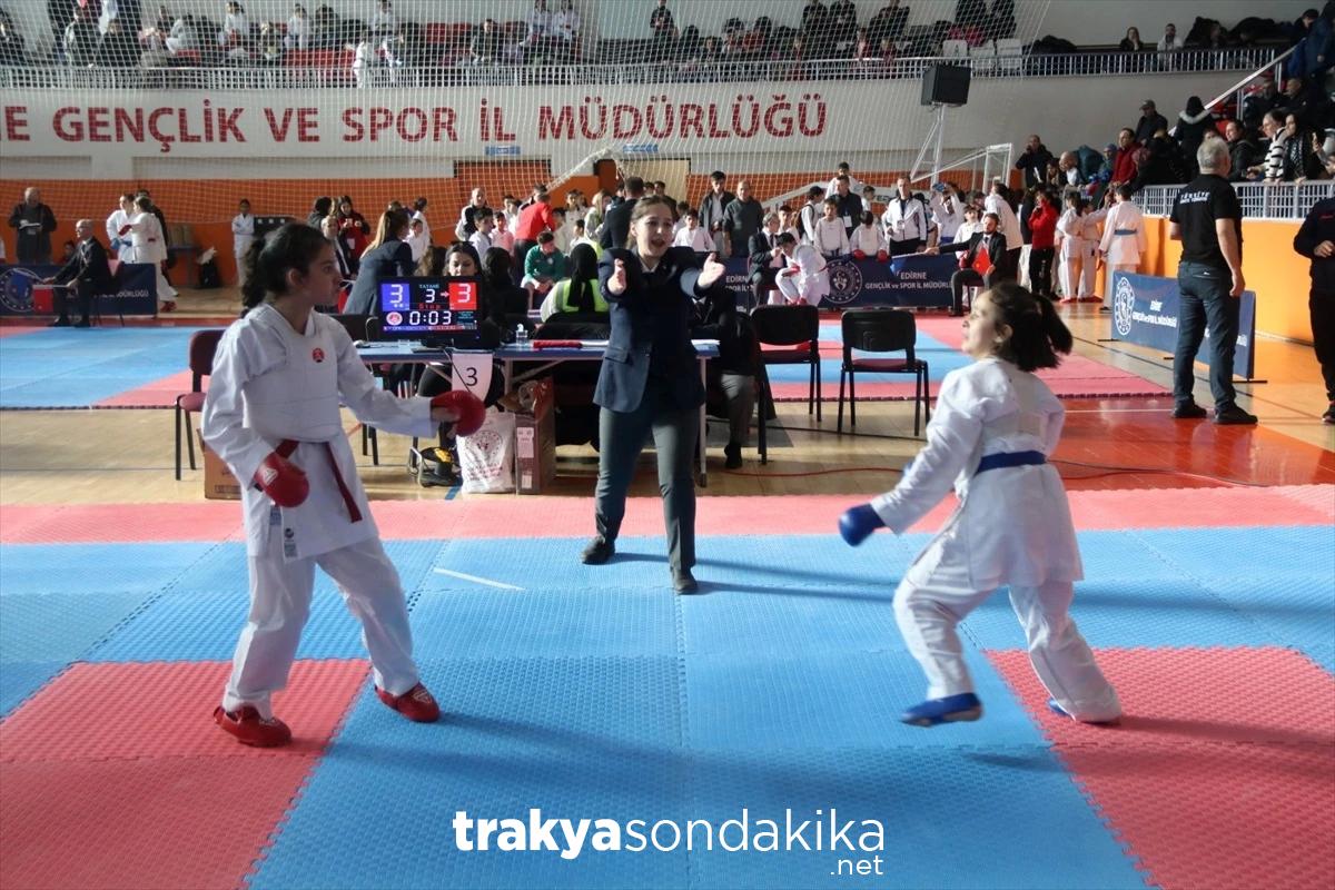 trakya-karate-liginde-3-etap-musabakalari-gerceklestirildi-gjuw6h4E.jpg