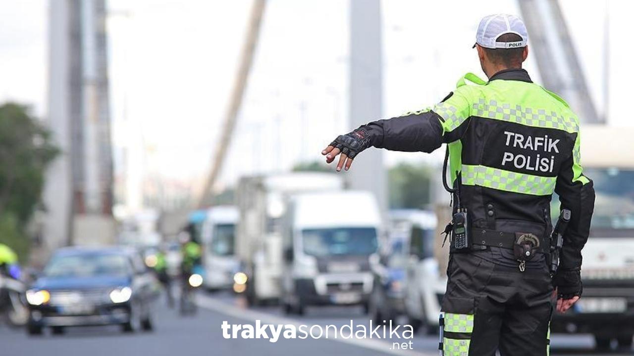 trafik-kontrollerinde-466-bin-170-arac-ve-sofore-surec-uygulandi-NwO2FPgH.jpg